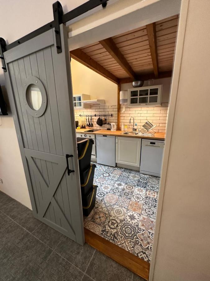 Cozy New Loft Apartment Prague Luaran gambar
