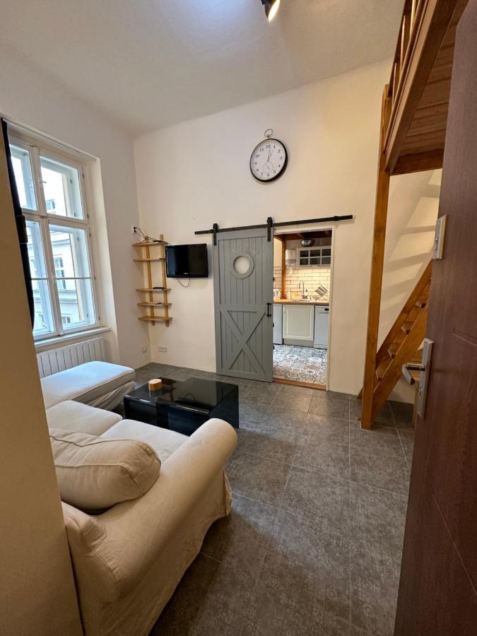 Cozy New Loft Apartment Prague Luaran gambar