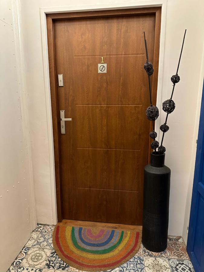 Cozy New Loft Apartment Prague Luaran gambar